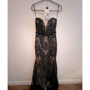 Mac Duggal black&nude long dress
